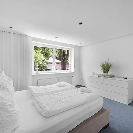 Kanal No2 I 8p I Apartment Munich
